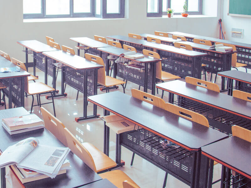 孟晚舟回母校都匀一中和都匀三小的开学一堂课演讲：读书万卷，咖啡千杯