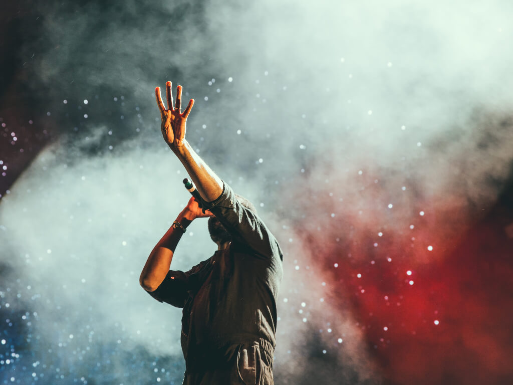 武汉理工大学校长张清杰在2015届毕业生毕业典礼寄语毕业生：唱响卓越之歌，登临新的人生