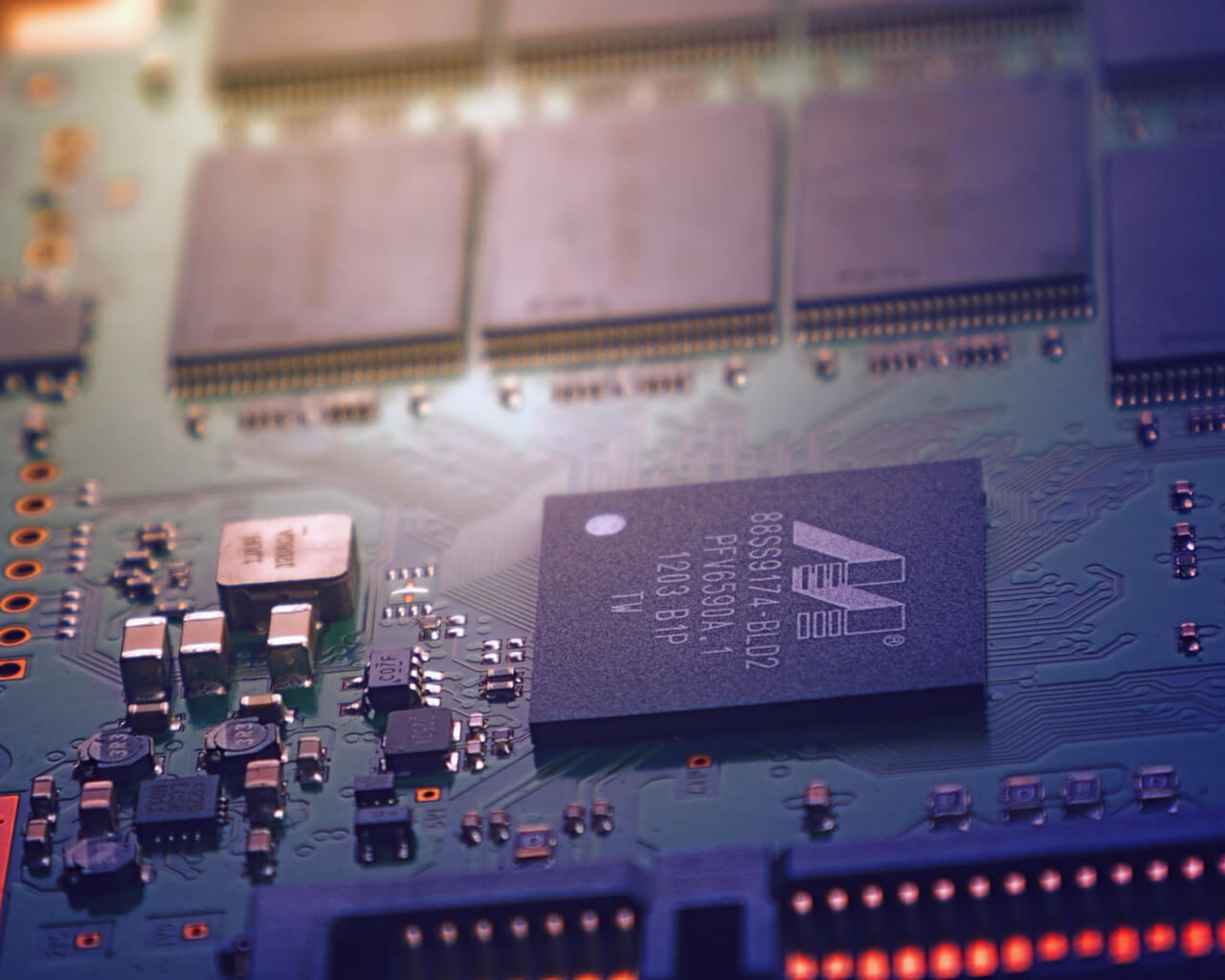 中兴通讯2021年年报董事长李自学致投资者的报告书